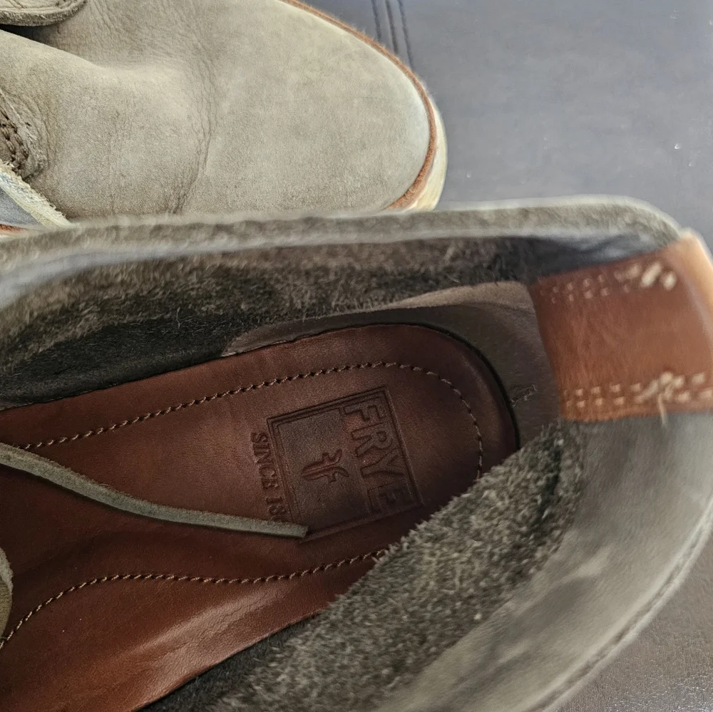 Frye Essex Gray Leather Chukka Smart Casual Preppy British Aristocrate Boots Sz9